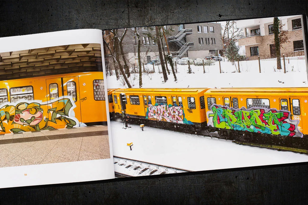 BLACKBOOK 01 - CRYE (REGULAR EDITION)